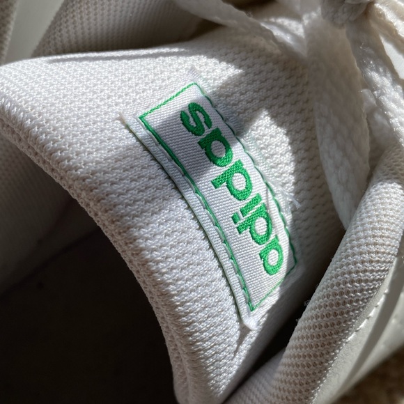 Adidas Trendy Green Tennis Shoes like Stan Smith - Picture 5 of 9